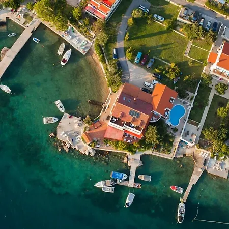 Supetarska Holiday home *