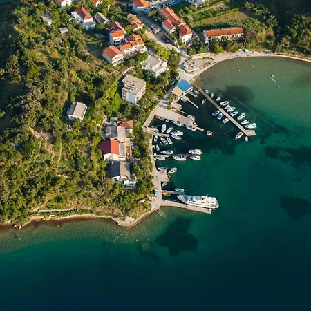 Supetarska Holiday home *